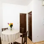 Apartment Amela *